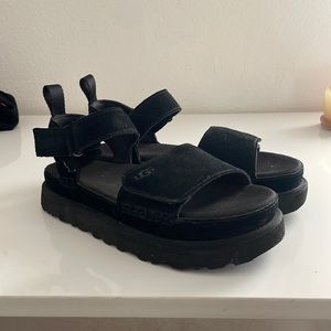 UGG platform sandal